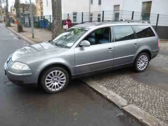 Volkswagen Passat Variant Passat Variant 2.5 V6 TDI 4Motion Highline 3