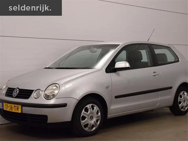 Volkswagen Polo Polo 1.4 16V Highline 6