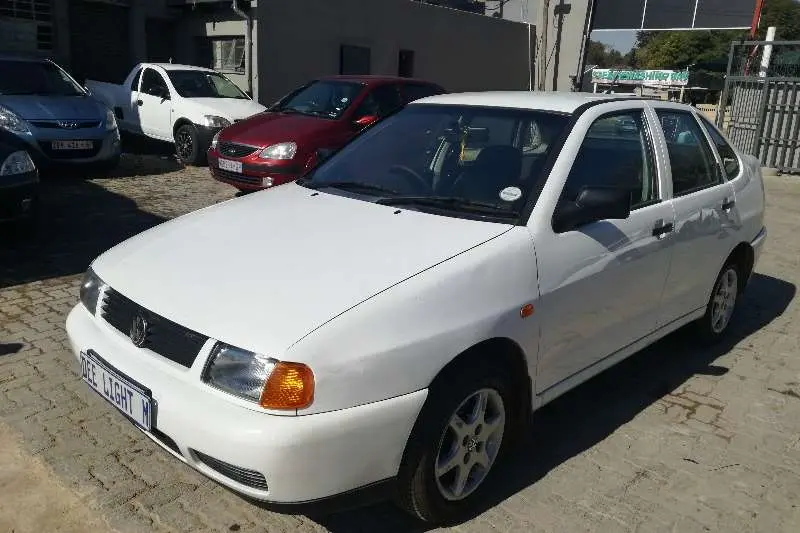 Volkswagen Polo Polo Classic 1.6 Basic 2