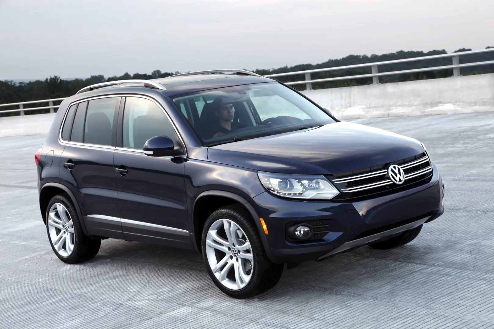 Volkswagen Tiguan Tiguan 1.4 TSI BMT Chrome Edition 2