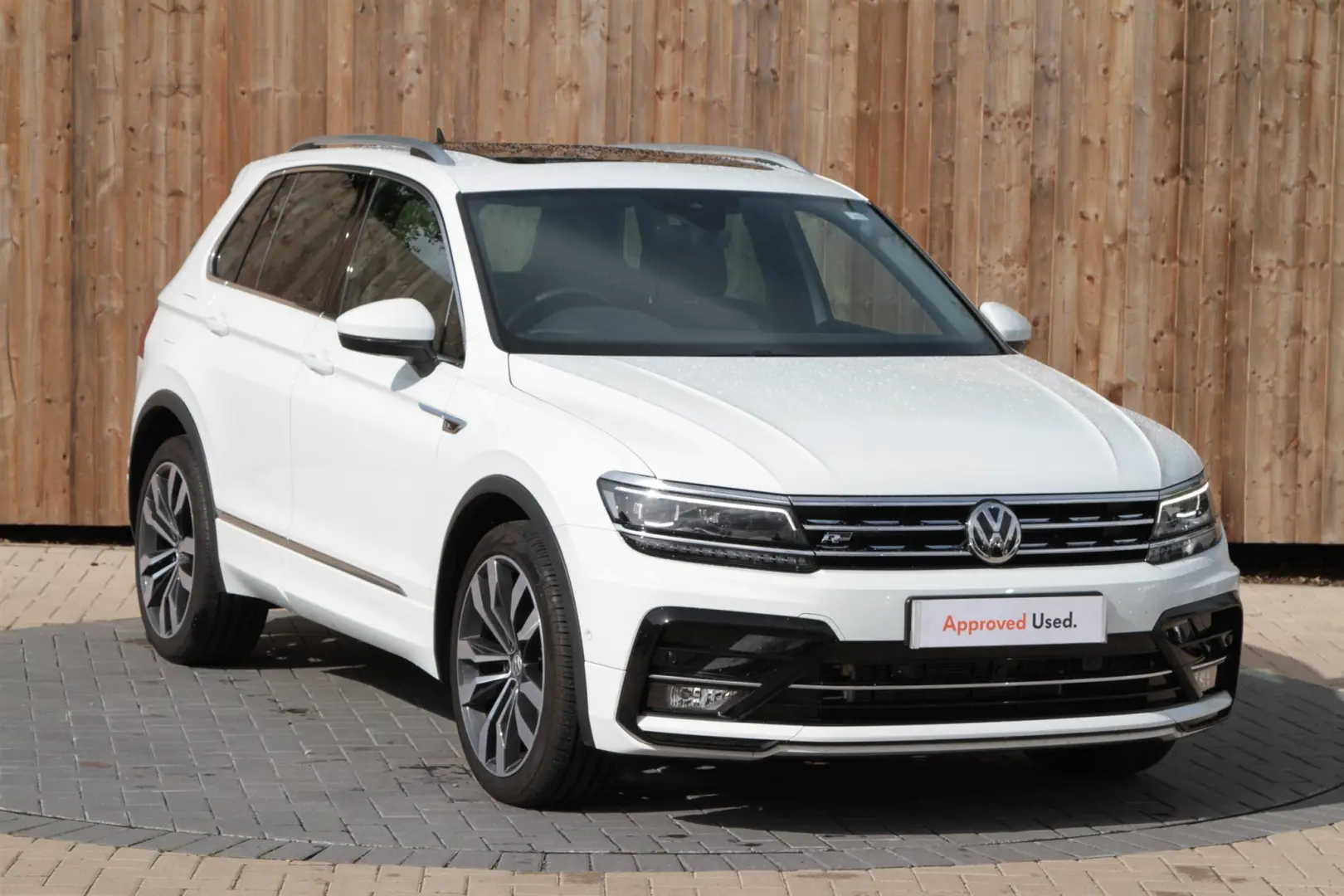 Volkswagen Tiguan Tiguan 1.4 TSI BMT White Night 6