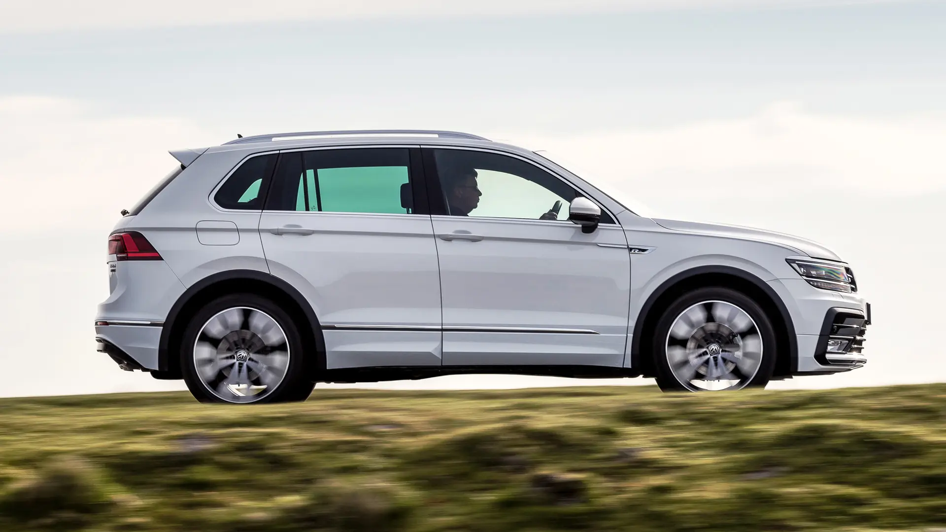 Volkswagen Tiguan Tiguan 1.6 TDI SCR BMT R Line 6