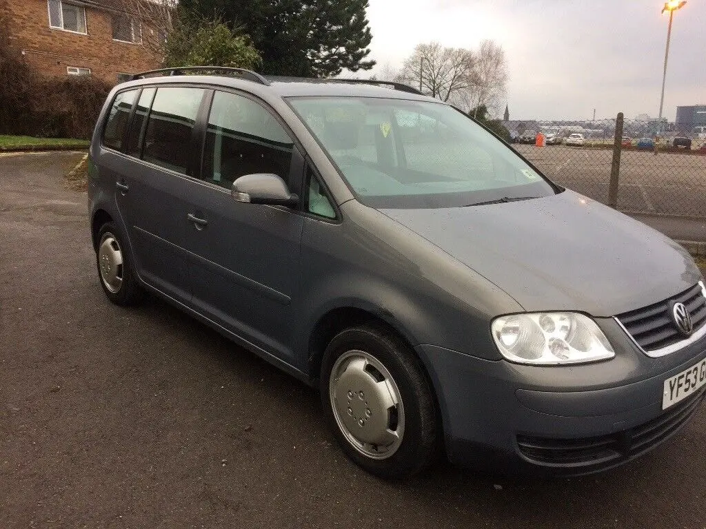 Volkswagen Touran Touran 1.6 FSI Comfortline 6