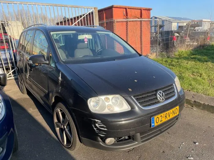 Volkswagen Touran Touran 1.6 FSI Conceptline 5