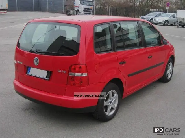 Volkswagen Touran Touran 1.6 FSI Highline 5