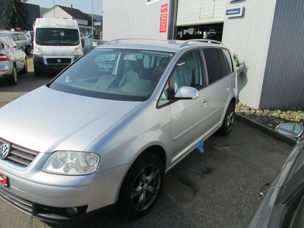Volkswagen Touran Touran 2.0 FSI Highline 4