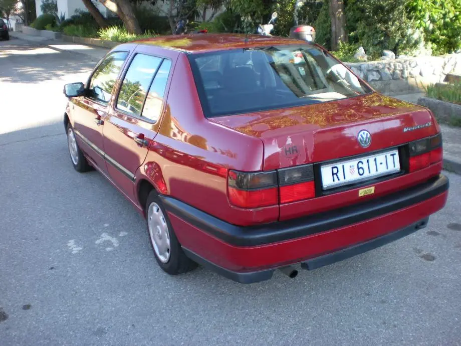 Volkswagen Vento Vento 1.6 CL 5