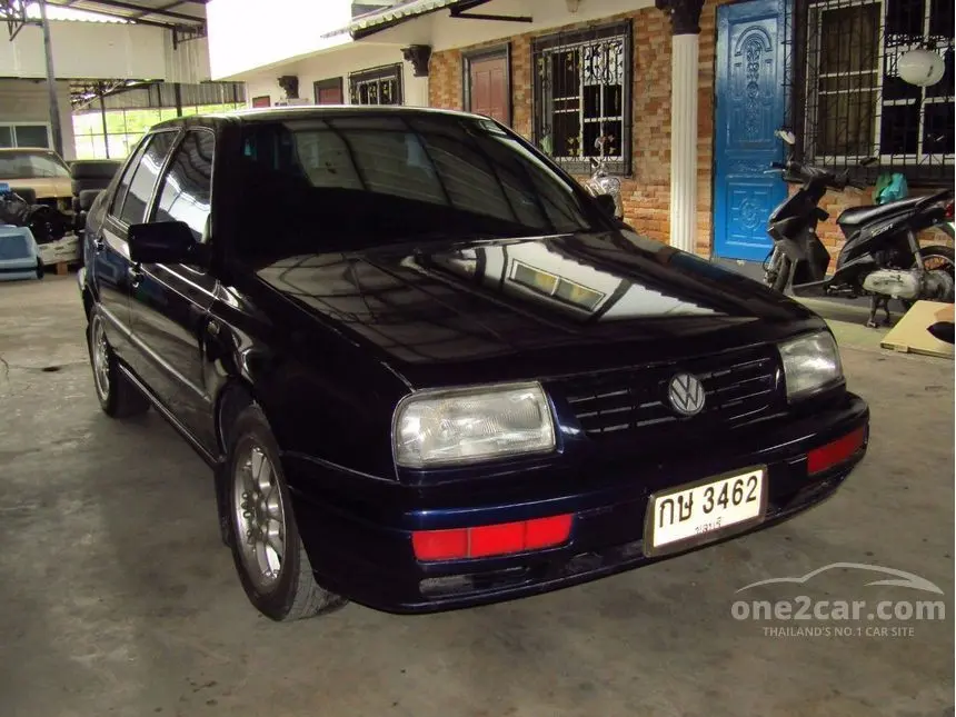 Volkswagen Vento Vento 1.6 GL Executive 4