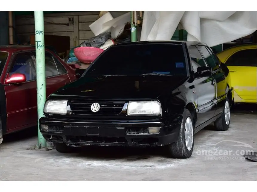 Volkswagen Vento Vento 1.6 GL Executive 4