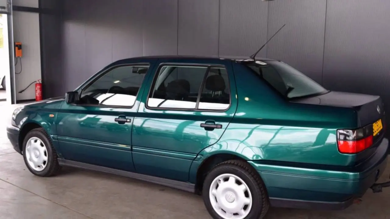 Volkswagen Vento Vento 1.8 GL 5