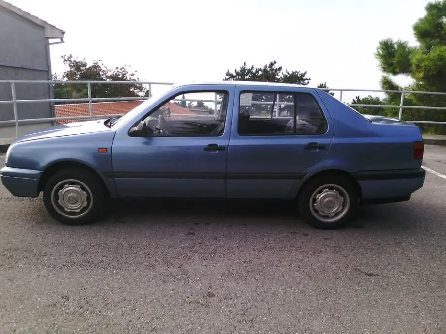 Volkswagen Vento Vento 1.9 TDI CL 5