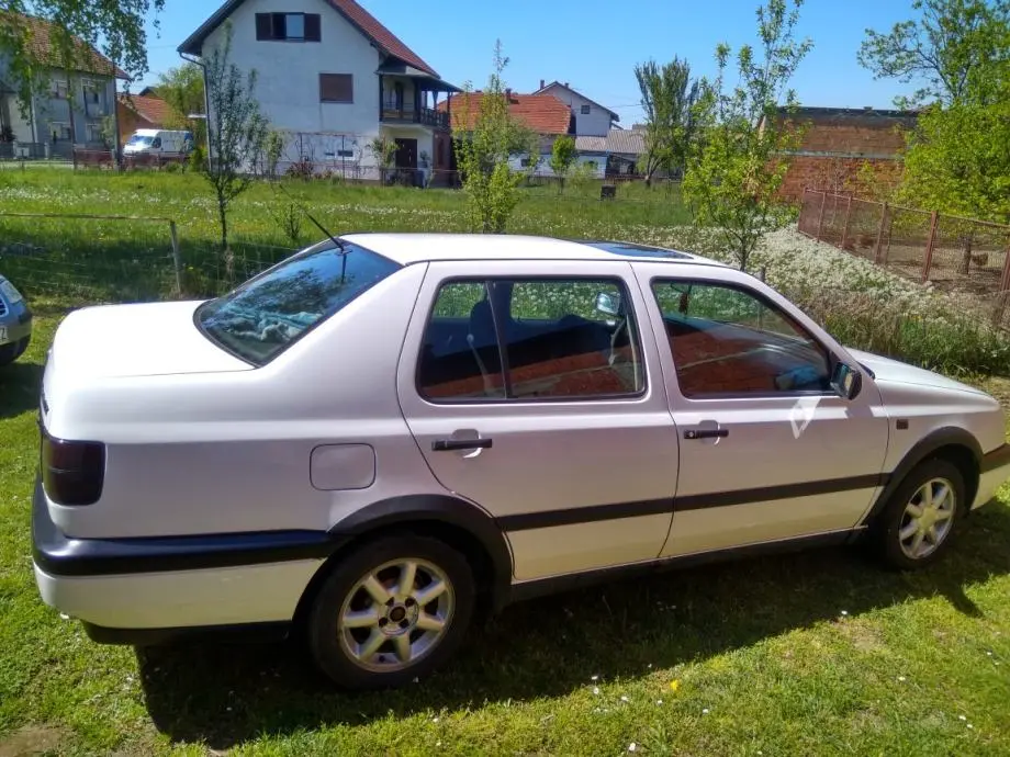 Volkswagen Vento Vento 1.9 TDI CL 4