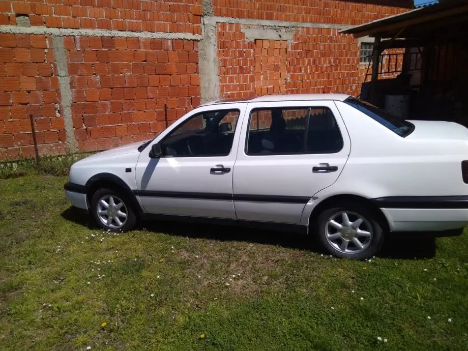 Volkswagen Vento Vento 1.9 TDI CL 6