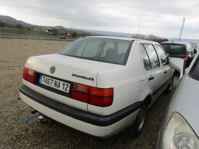 Volkswagen Vento Vento 1.6 GL 0