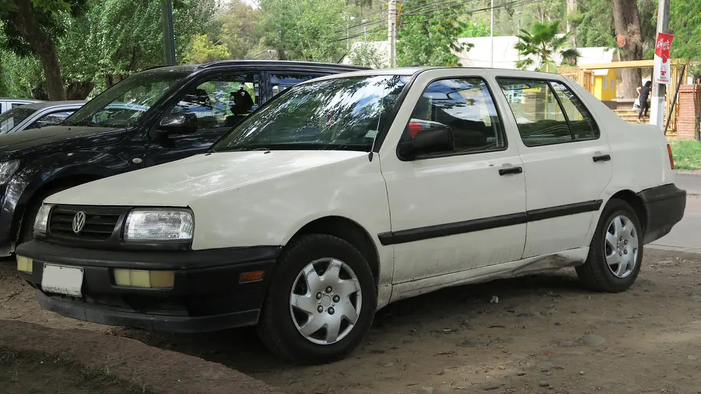 Volkswagen Vento Vento 1.6 GL 2