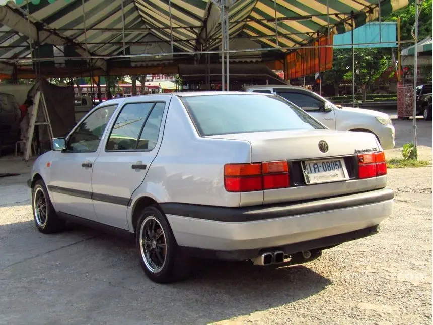 Volkswagen Vento Vento 1.6 GL 3