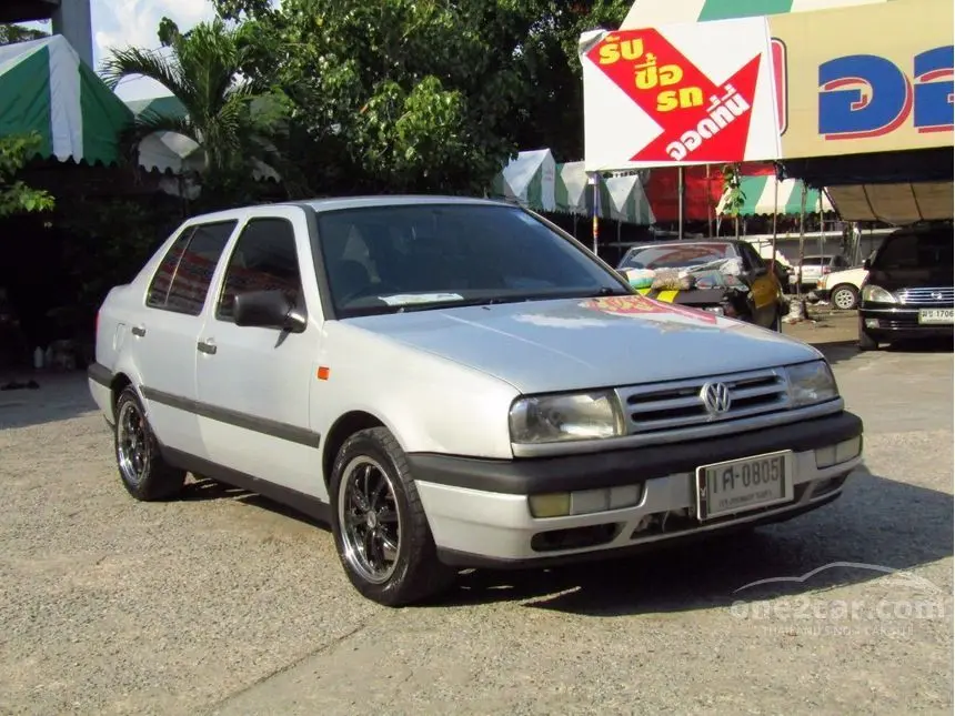 Volkswagen Vento Vento 1.6 GL 4