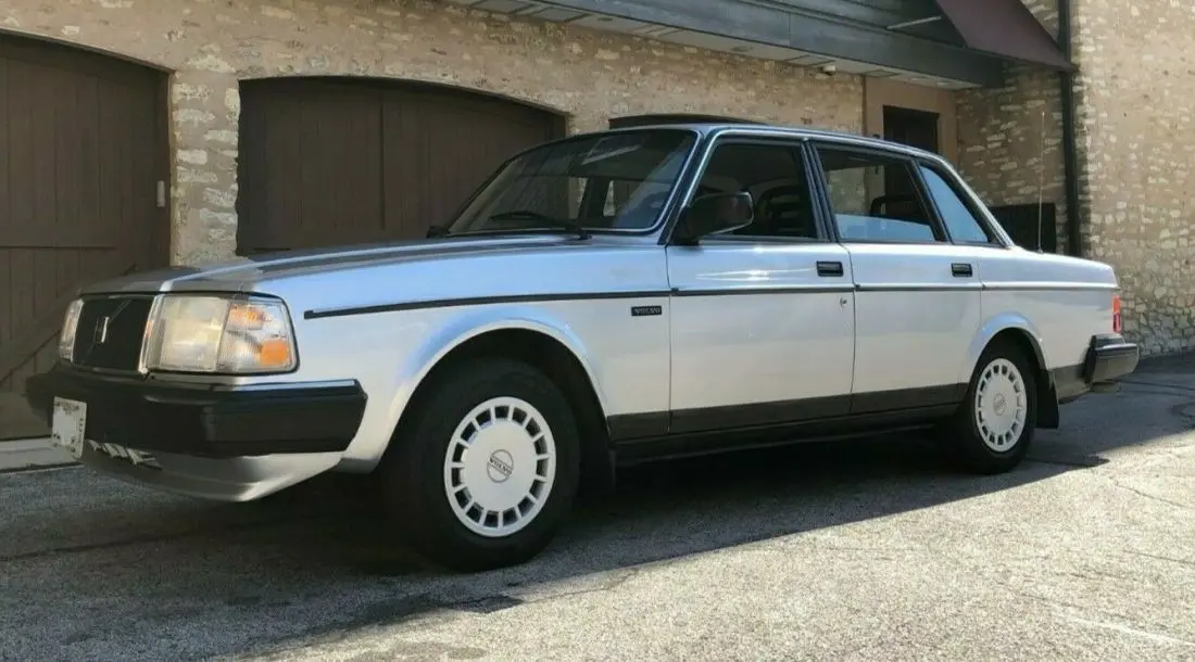 Volvo 240 240 2.3i GLE 7