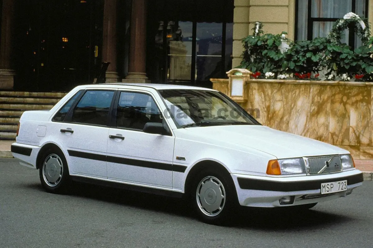 Volvo 460 460 1.7 GLE 2