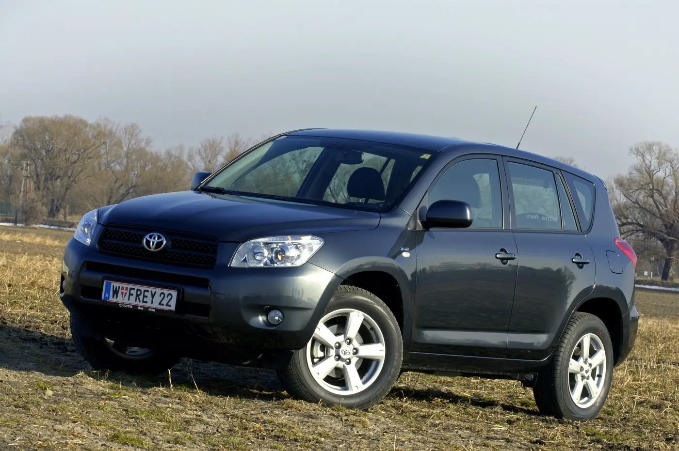 Toyota  Rav 4 2.2 D-4D Extra 3