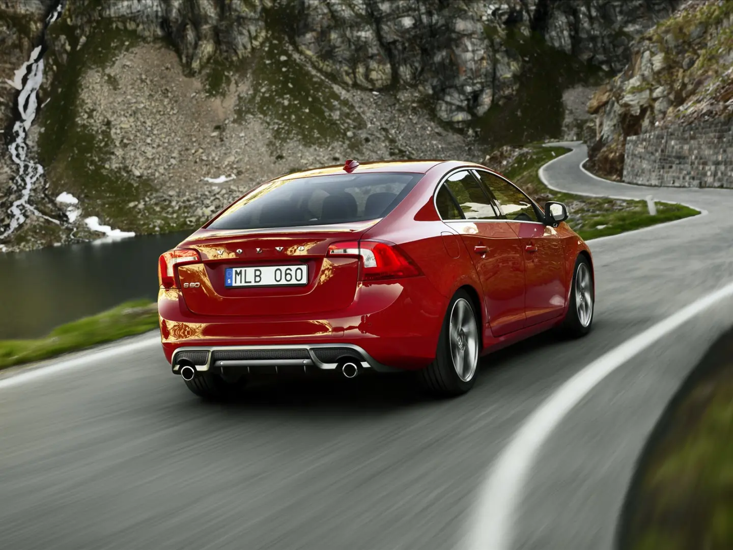 Volvo S60 S60 2.4 D D5 AWD R-Design 2