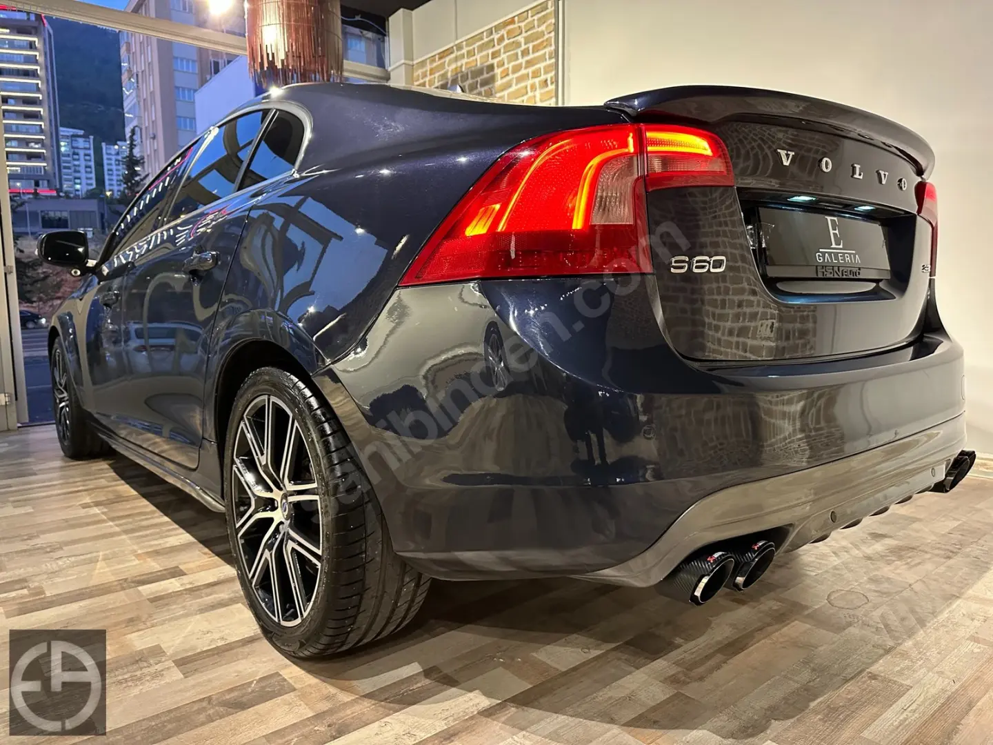 Volvo S60 S60 2.0 T R-Design Powershift 4