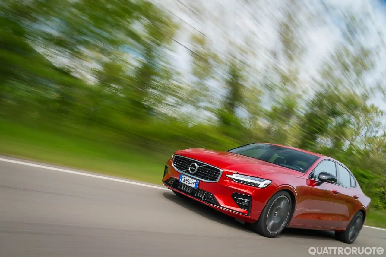 Volvo S60 S60 2.0 T5 R-Design Geartronic 3