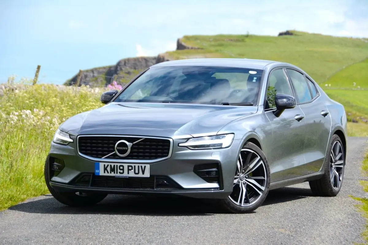 Volvo S60 S60 2.0 T5 R-Design Powershift 3