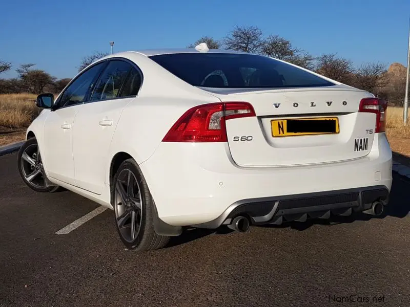 Volvo S60 S60 2.0 T5 R-Design Powershift 4