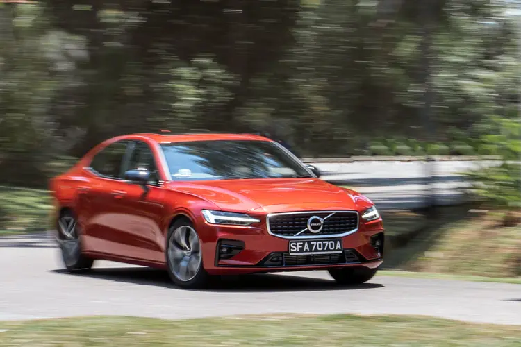 Volvo S60 S60 2.0 T5 R-Design Powershift 5