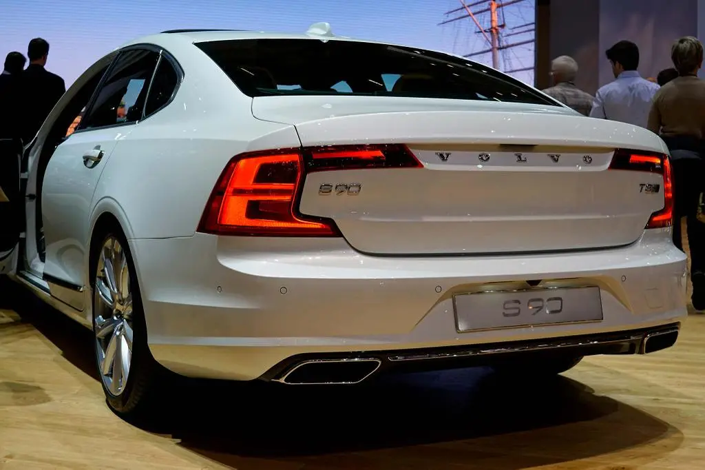 Volvo S90 S90 2.0 D B5 AWD Plus Dark 4