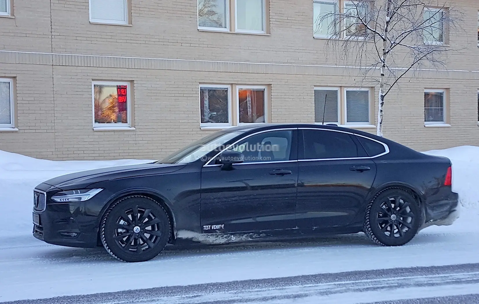 Volvo S90 S90 2.0 D D4 R-Design Geartronic 1