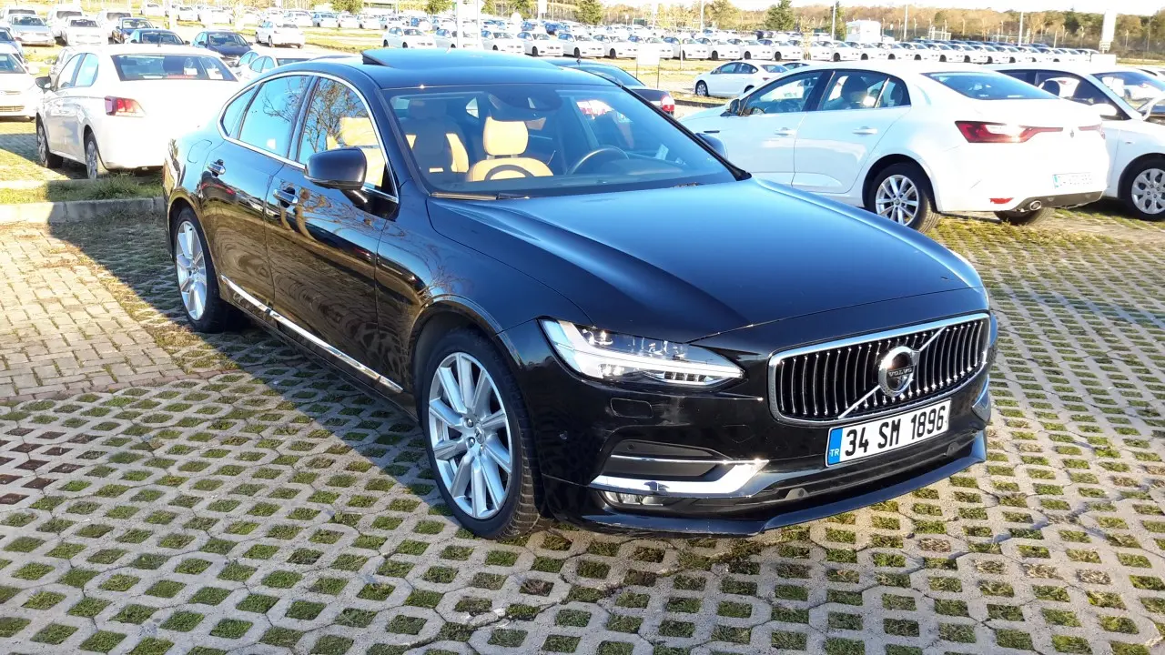 Volvo S90 S90 2.0 D D5 AWD R-Design Plus Geartronic 6