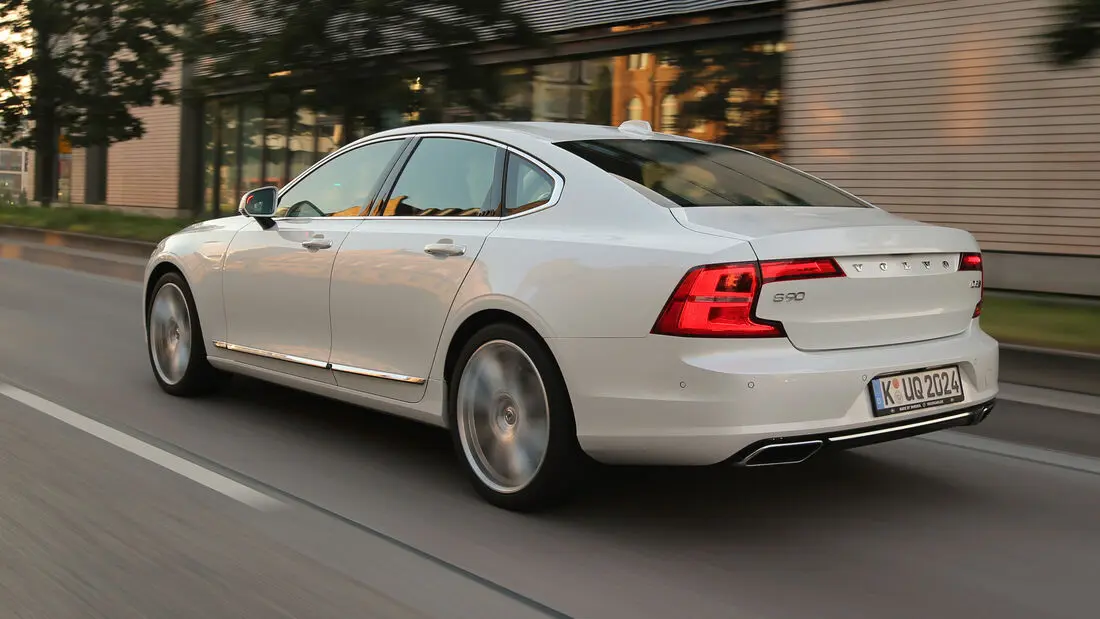 Volvo S90 S90 2.0 D D5 AWD Momentum Geartronic 5