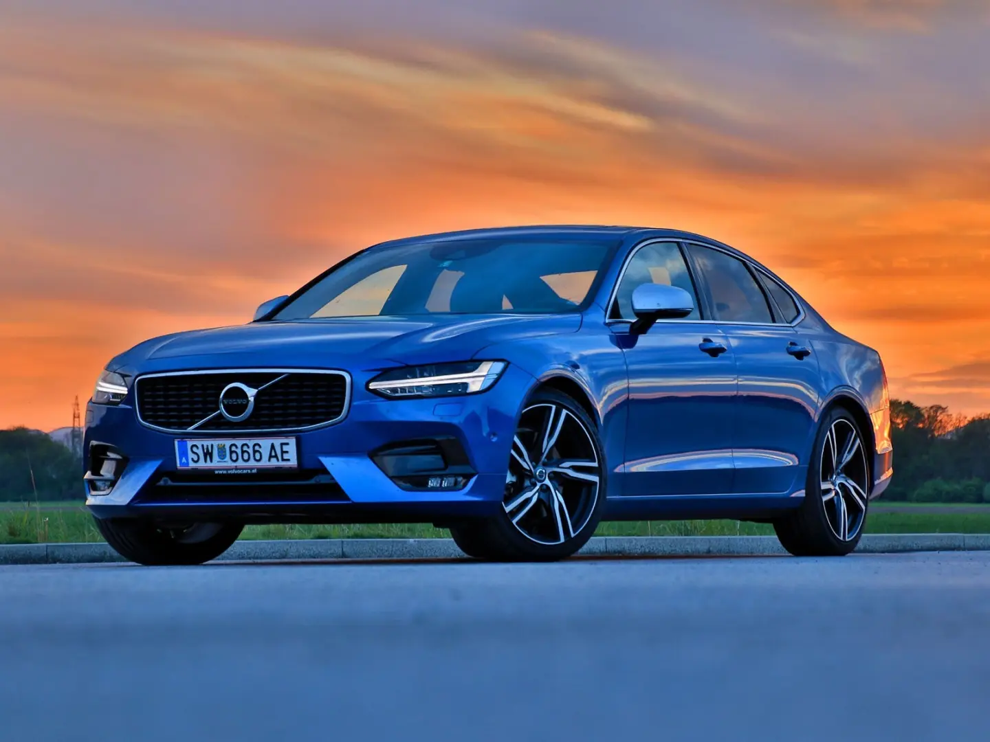 Volvo S90 S90 2.0 D D5 AWD R-Design Plus Geartronic 2