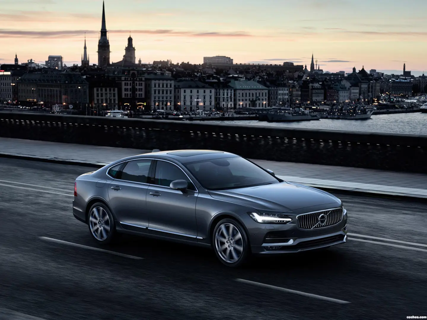 Volvo S90 S90 2.0 T6 AWD Inscription Geartronic 4