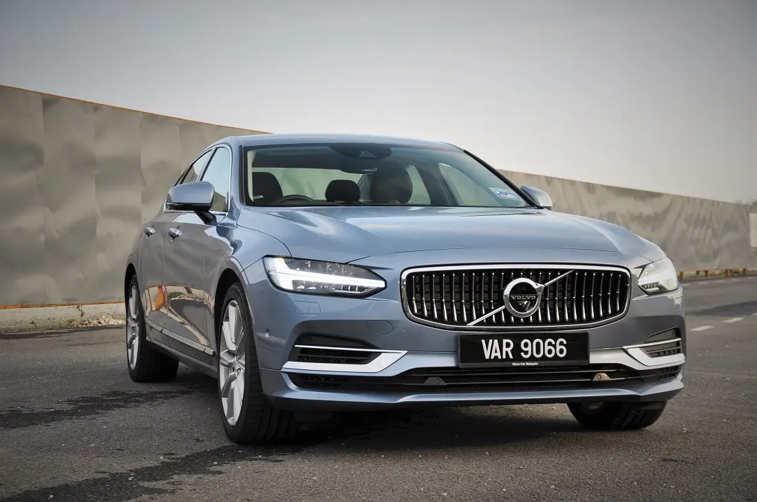 Volvo S90 S90 2.0 T8 Hybrid AWD Inscription Geartronic 5