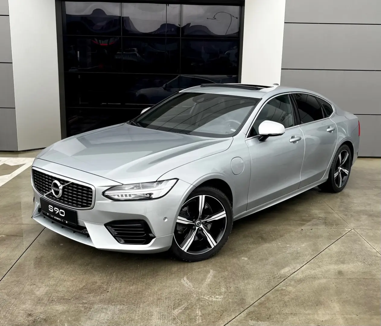 Volvo S90 S90 2.0 T8 Hybrid EAWD Recharge R-Design Geartronic 5