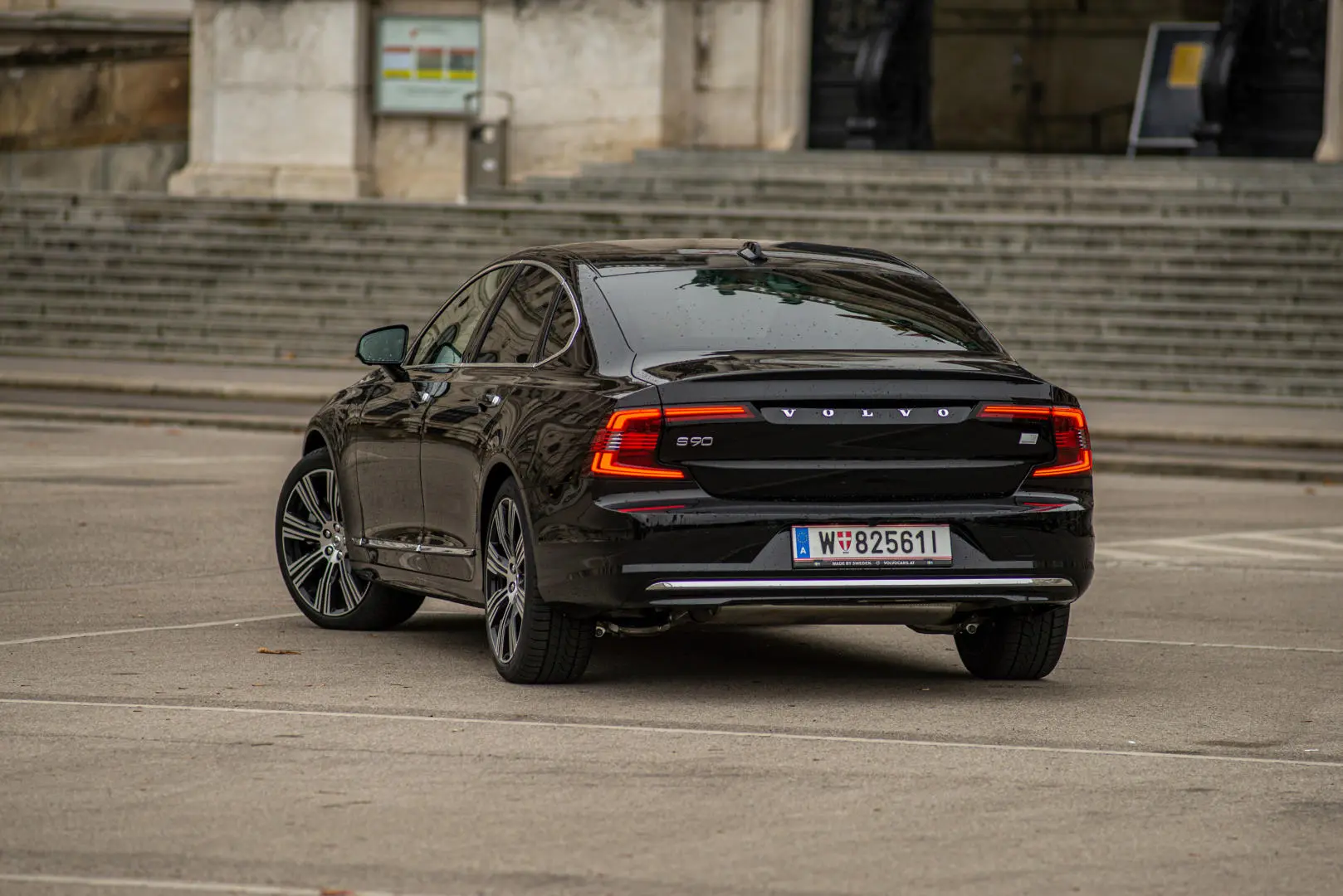 Volvo S90 S90 2.0 T8 Hybrid EAWD Recharge R-Design Geartronic 4