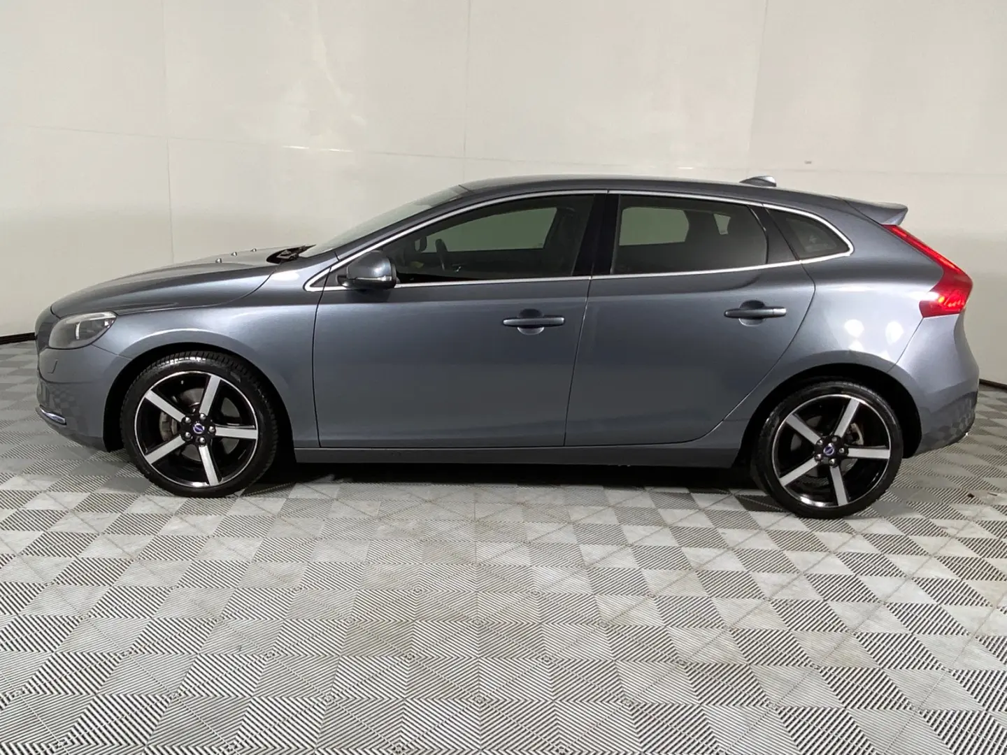 Volvo V40 V40 1.5 Momentum Geartronic 1