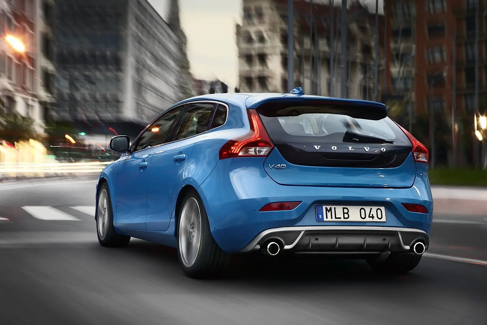 Volvo V40 V40 2.0 D D4 R-Design Powershift 5