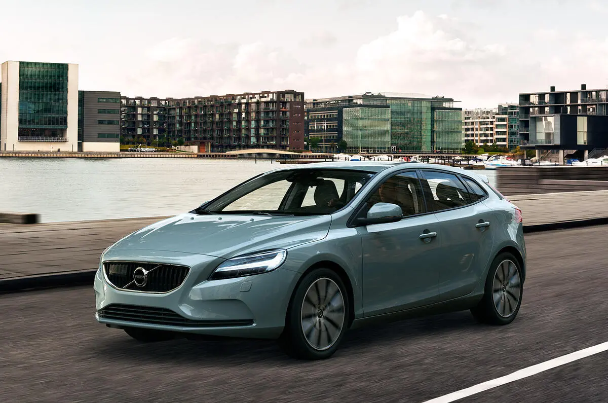 Volvo V40 V40 2.0 D D4 Momentum Geartronic 7