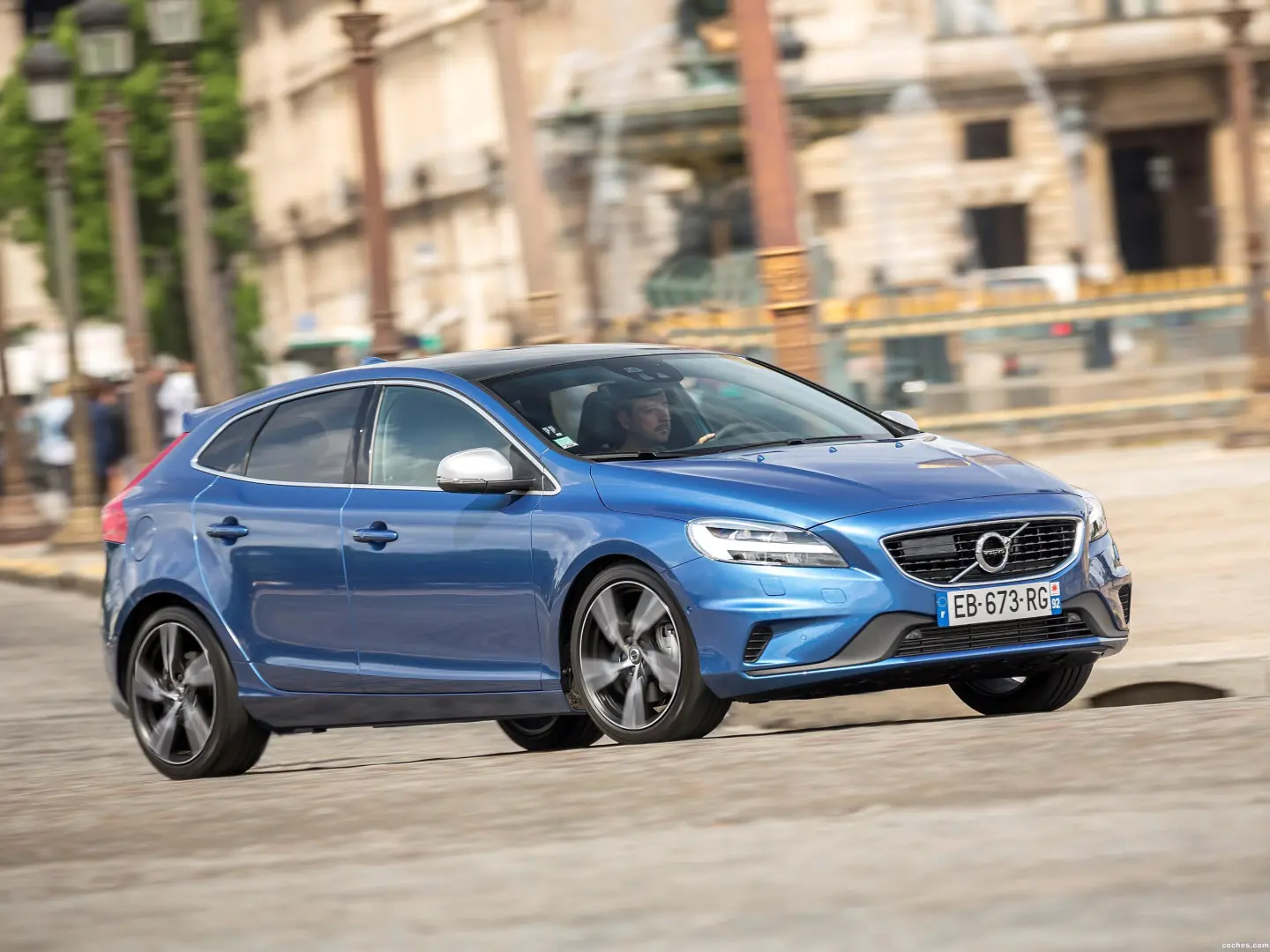 Volvo V40 V40 2.0 D D4 R-Design Plus Geartronic 6