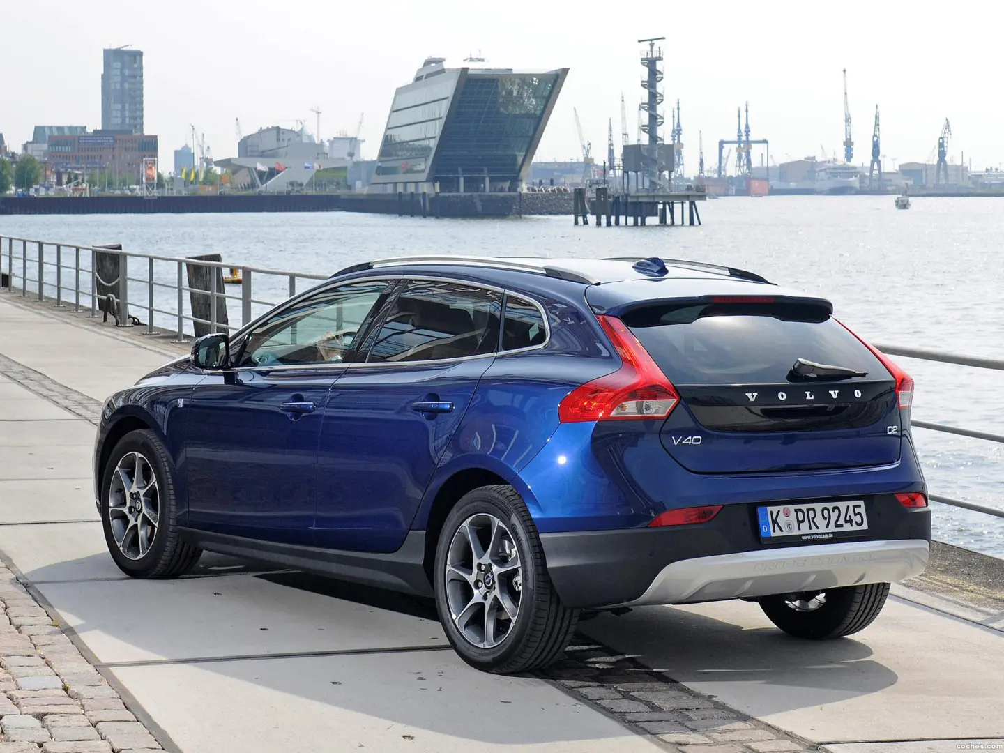 Volvo V40 Cross Country V40 Cross Country 1.6 D D2 Volvo Ocean Race Powershift 5
