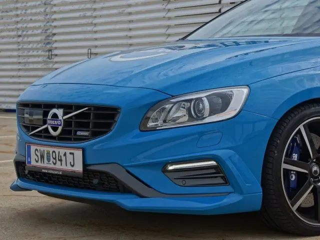 Volvo V60 V60 1.5 T3 R-Design Geartronic 5