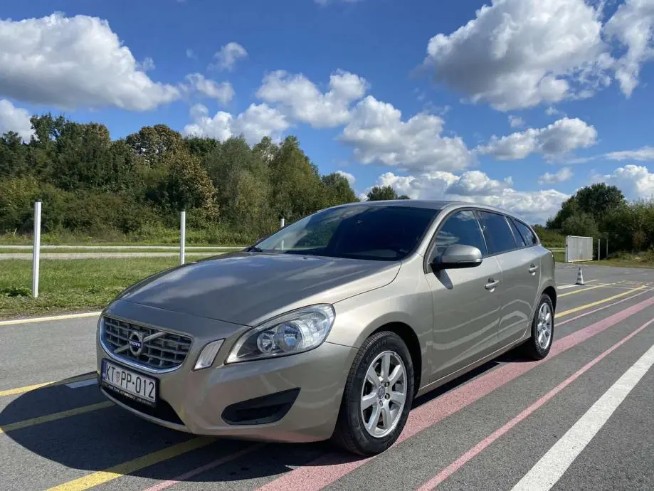 Volvo V60 V60 1.6 D D2 Drive Advance 4