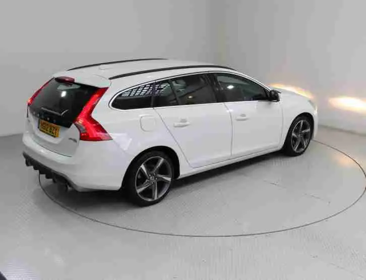 Volvo V60 V60 1.6 D D2 Drive R-Design Powershift 2