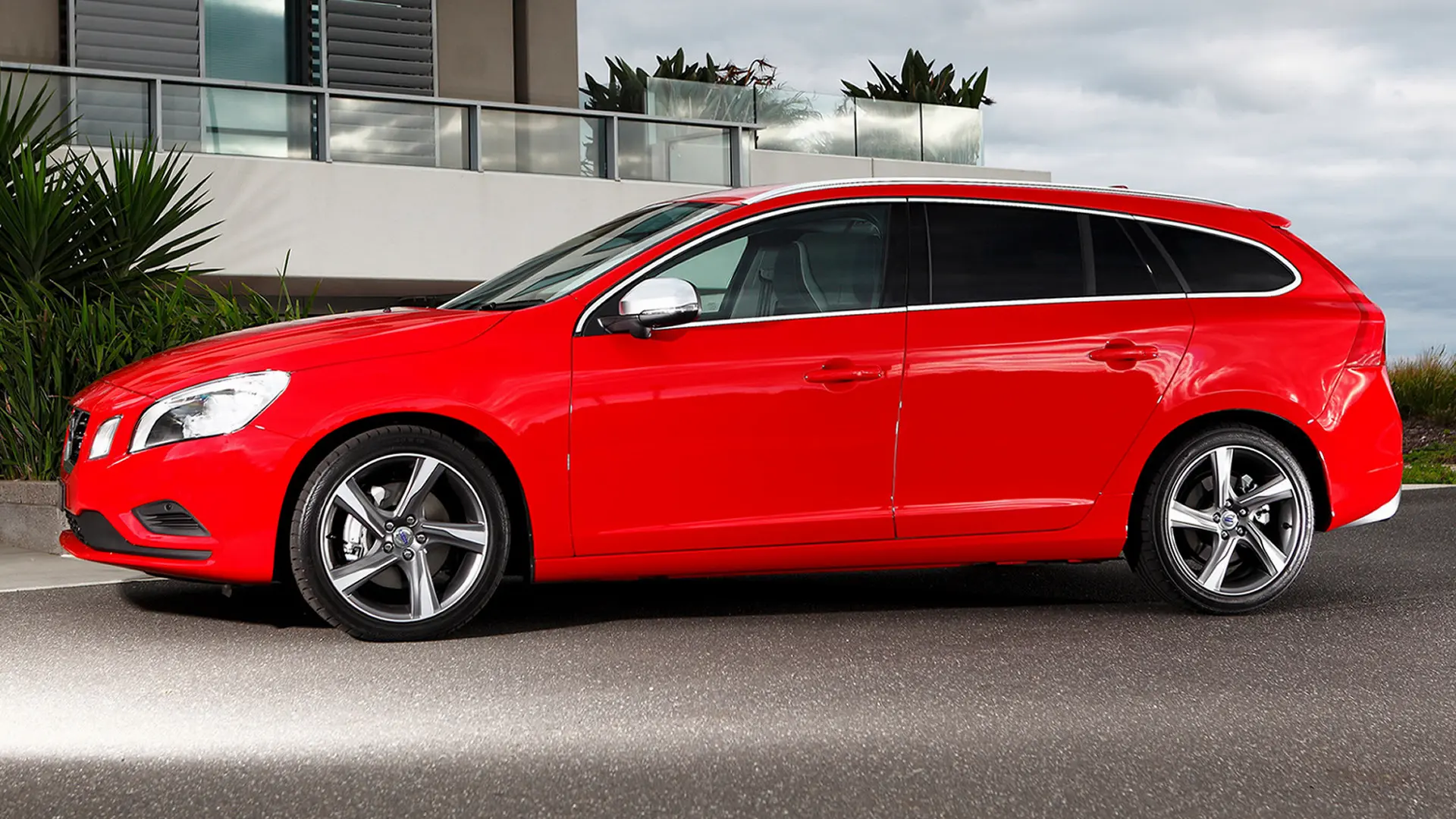 Volvo V60 V60 2.0 T5 R-Design Powershift 1