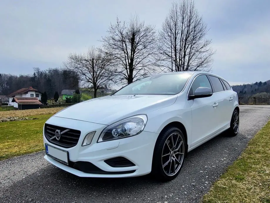 Volvo V60 V60 1.6 T4 R-Design Powershift 4