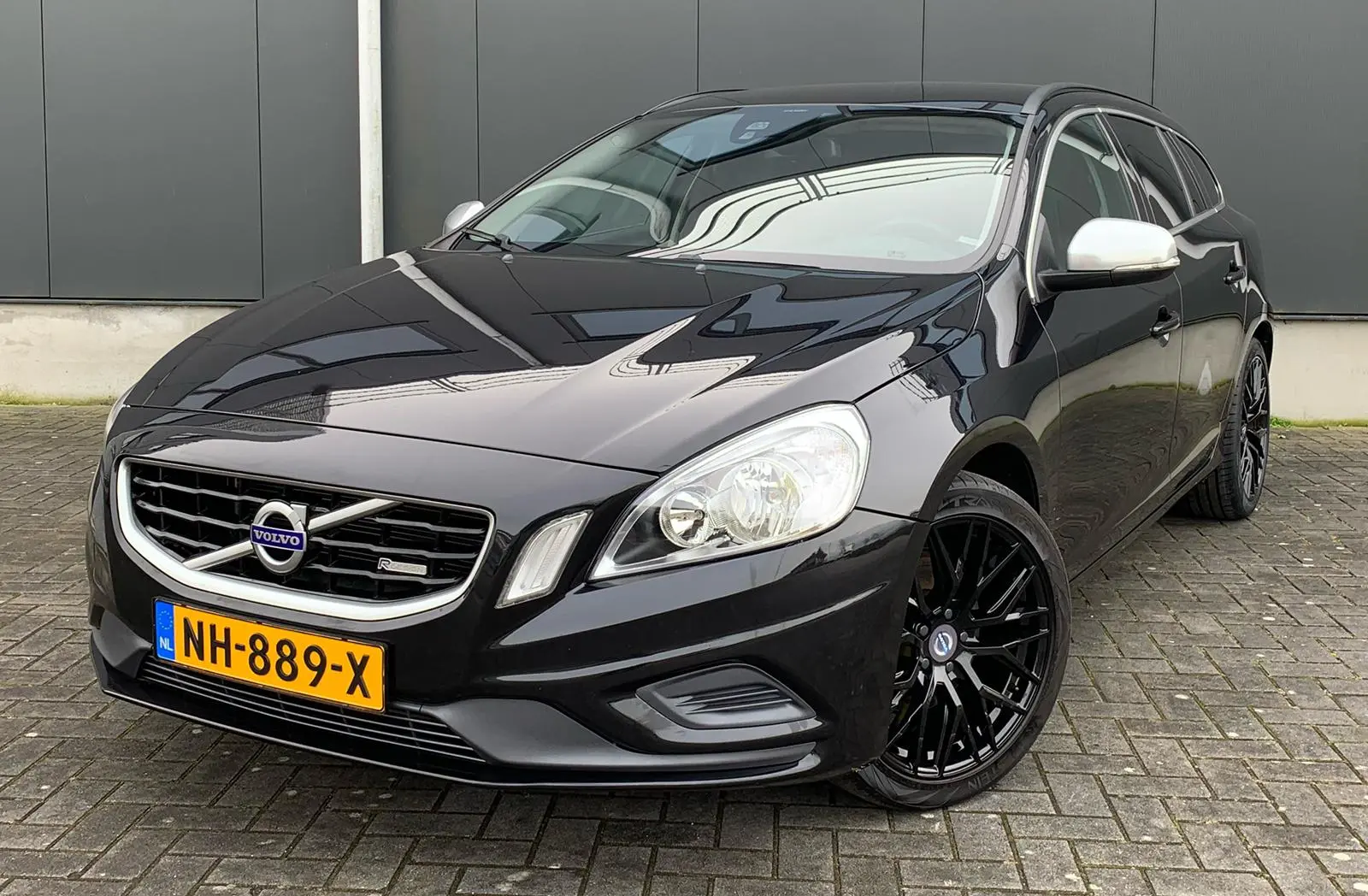Volvo V60 V60 1.6 T4 R-Design Powershift 5